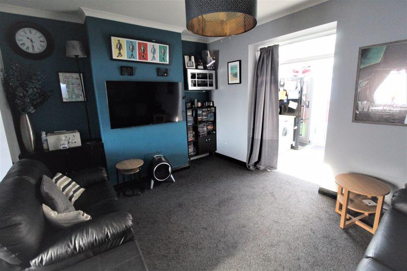 Virgil Street Grangetown Cardiff CF118TE 2 bed end of terrace house £