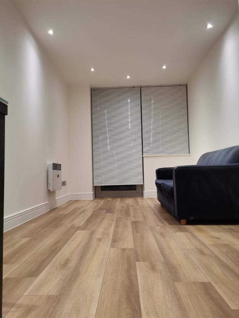 Gerry Raffles Square, Stratford, London, E15 1BG 2 bed flat - £1,250 ...