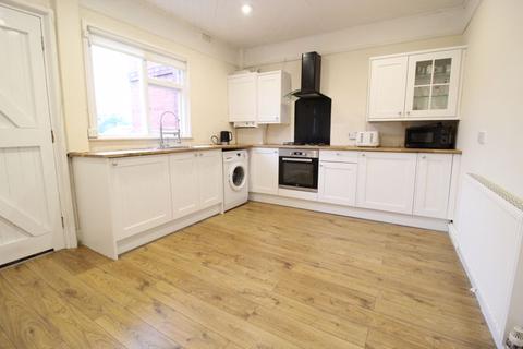 17 Central Road, Wirral, CH62 5EH