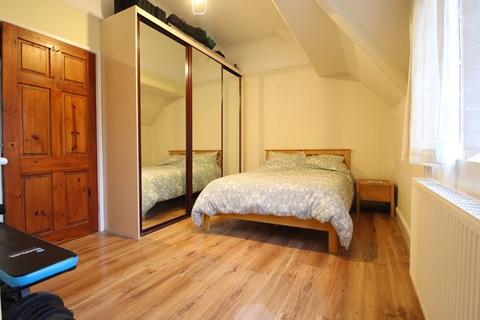 17 Central Road, Wirral, CH62 5EH