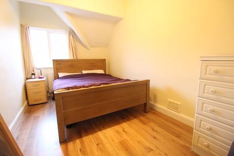 17 Central Road, Wirral, CH62 5EH