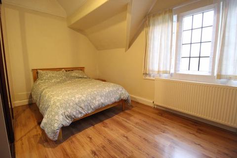 17 Central Road, Wirral, CH62 5EH