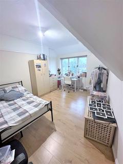 5 bedroom flat to rent, FINCHLEY LANE, HENDON LONDON, NW4 1BN