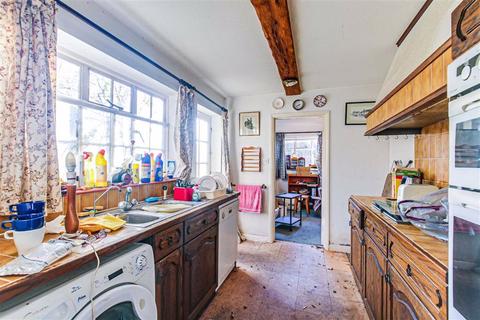 122 Mill Lane, Oxted, RH8 9DD