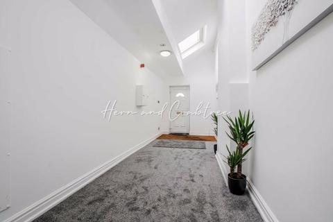 The Flat, 146 Holton Road, Barry, CF63 4HL