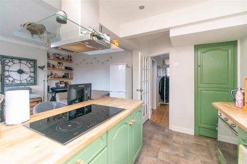 1 Brookside Road, Ruddington, Nottingham, NG11 6AT