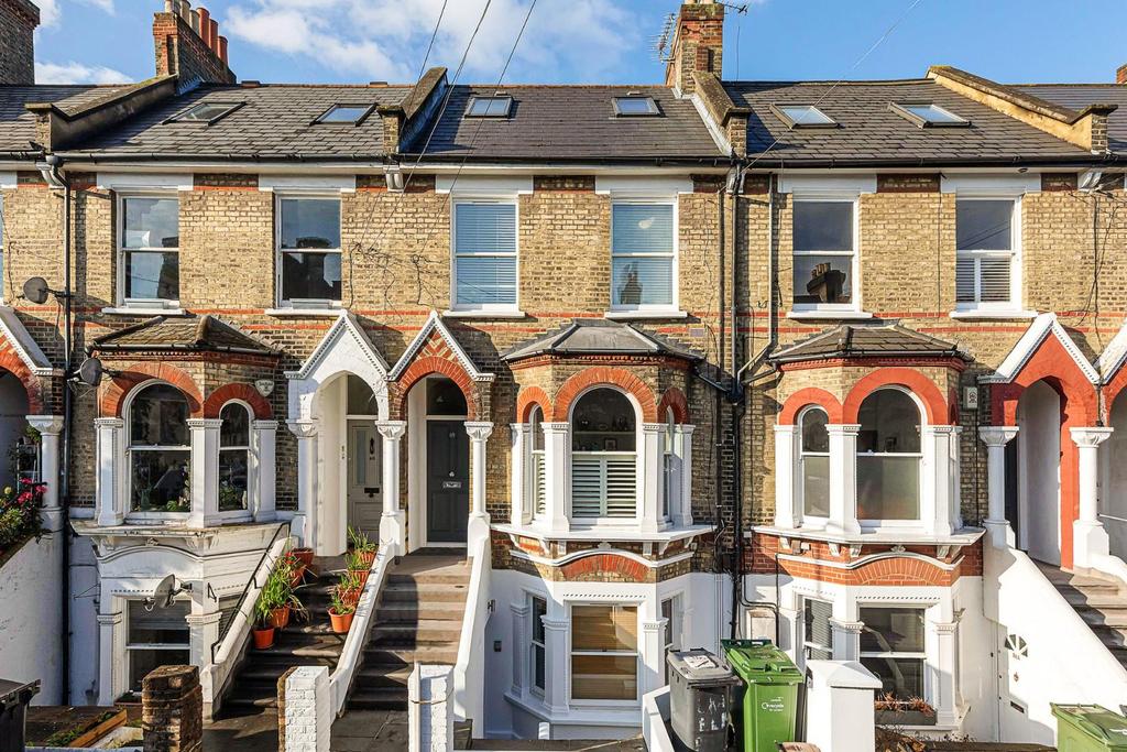 Elm Park, SW2 3 bed flat £625,000