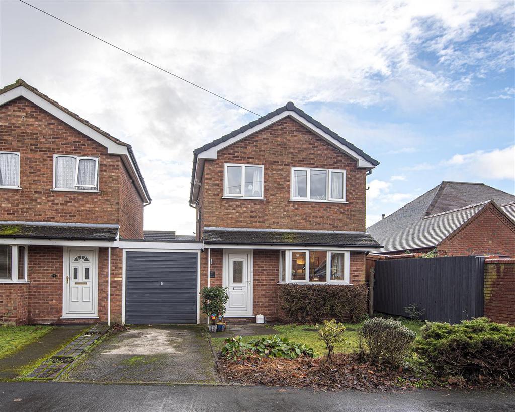 Furlong Lane, Alrewas 3 bed link detached house £300,000