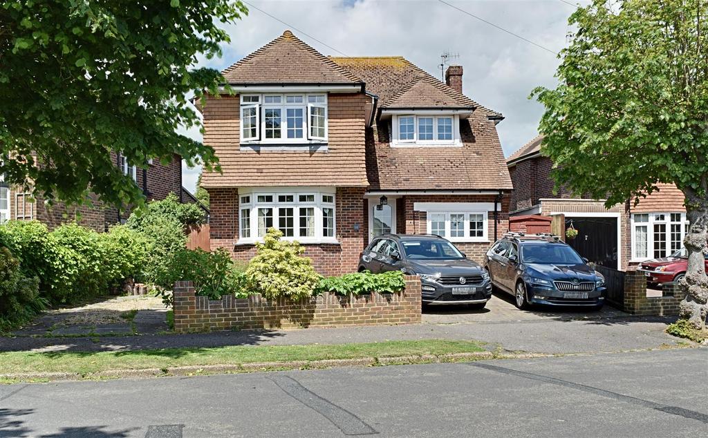 Glenleigh Avenue, BexhillOnSea 4 bed detached house £520,000