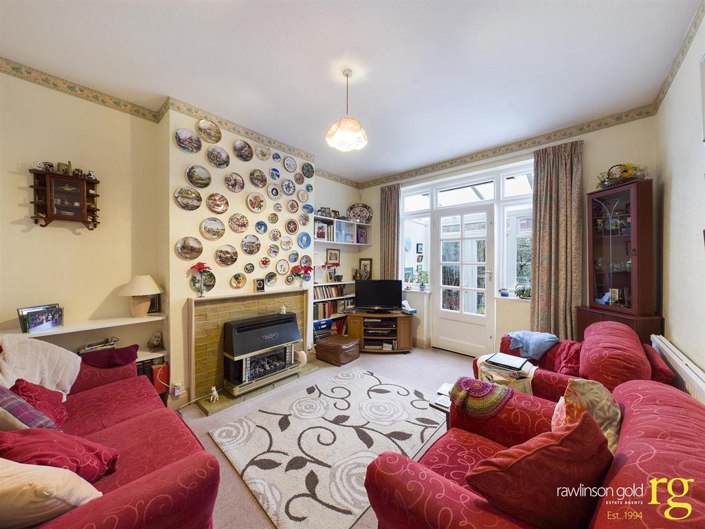 Park Crescent, Harrow Weald 3 bed semidetached house £499,950