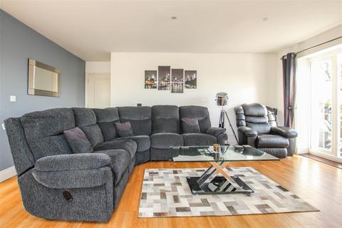 12, Edmund Rice House Milan Walk, Brentwood, CM14 4JP