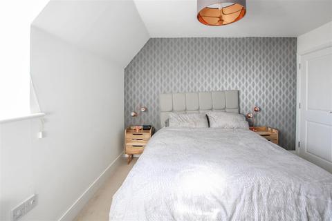 12, Edmund Rice House Milan Walk, Brentwood, CM14 4JP