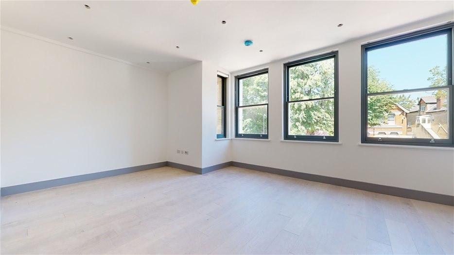 Carlton Road, Ealing, W5 2 bed flat £2,799 pcm (£646 pw)