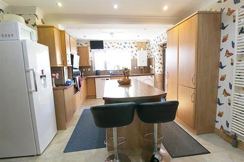10 Cliff Road, Hessle, HU13 0HB