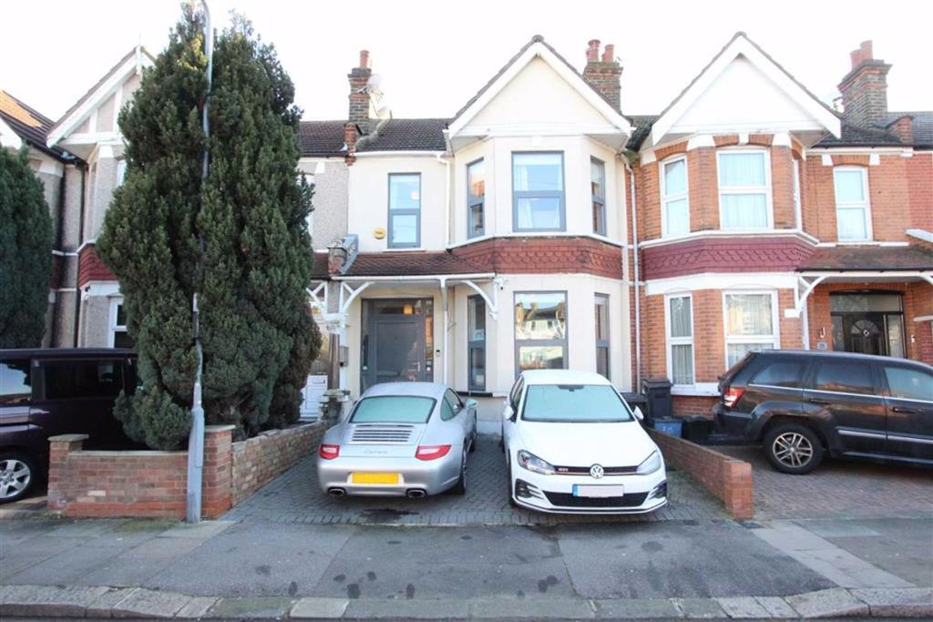 Water Lane, Ilford, Essex, IG3 3 bed house £550,000