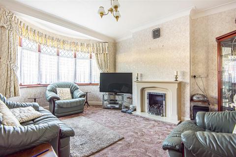 20 Burnham Drive, Worcester Park, KT4 8SF
