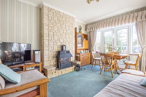 20 Burnham Drive, Worcester Park, KT4 8SF