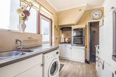 20 Burnham Drive, Worcester Park, KT4 8SF