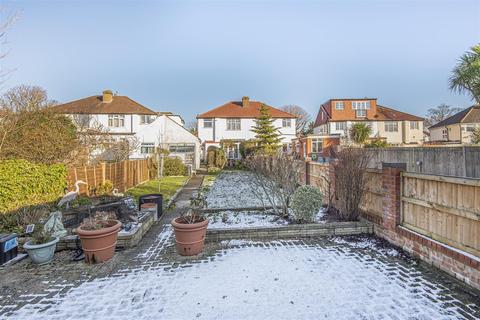 20 Burnham Drive, Worcester Park, KT4 8SF