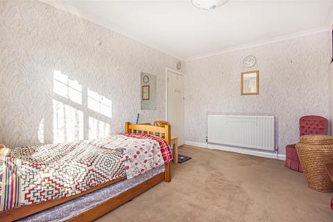 20 Burnham Drive, Worcester Park, KT4 8SF