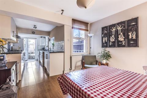 60 Idmiston Square, Worcester Park, KT4 7SY