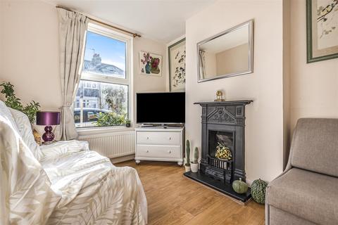 60 Idmiston Square, Worcester Park, KT4 7SY