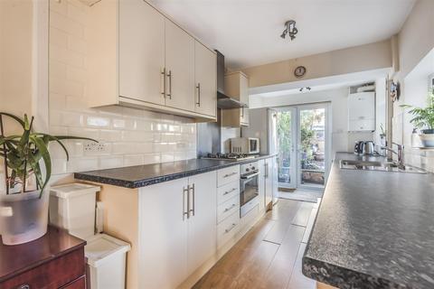 60 Idmiston Square, Worcester Park, KT4 7SY