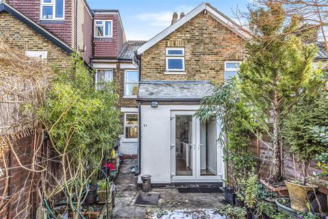 60 Idmiston Square, Worcester Park, KT4 7SY