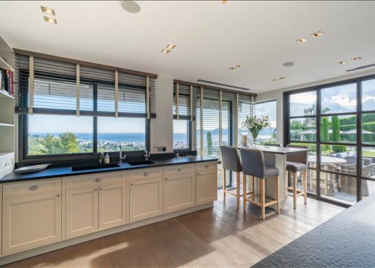 Villa for sale in Cannes