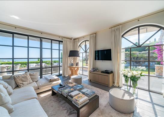 Villa for sale in Cannes