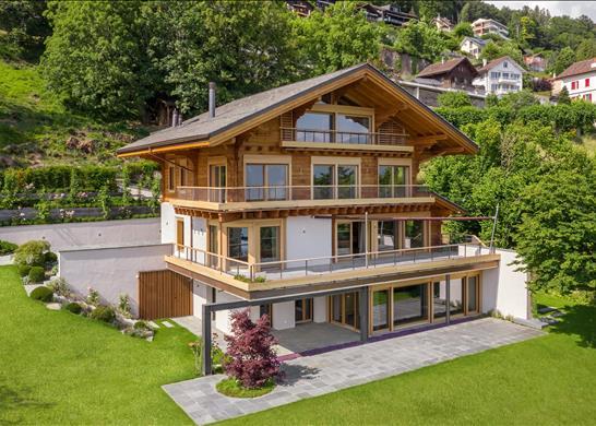 Spectacularly restored 100 year old chalet in  Le