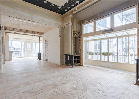 Prestigious duplex apartment in renovation for sal