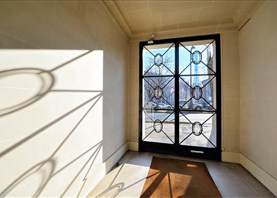 Prestigious duplex apartment in renovation for sal