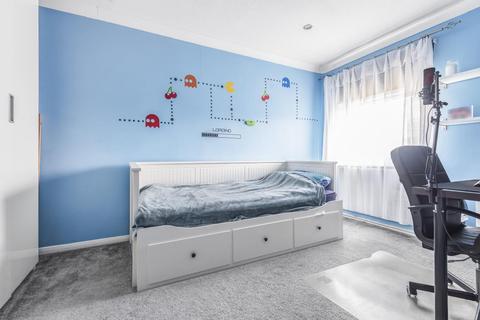 2 Cavendish Close, Sunbury-on-thames, TW16 7PT