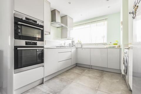 2 Cavendish Close, Sunbury-on-thames, TW16 7PT
