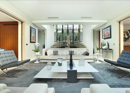 Rare contemporary house for sale in the 16th Arron