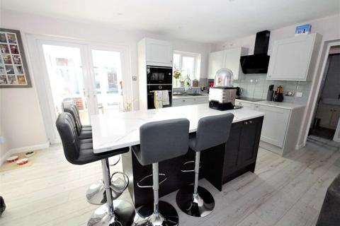 49 Blake Avenue, Shotley Gate, Ipswich, IP9 1RL