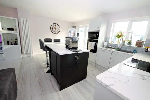 49 Blake Avenue, Shotley Gate, Ipswich, IP9 1RL