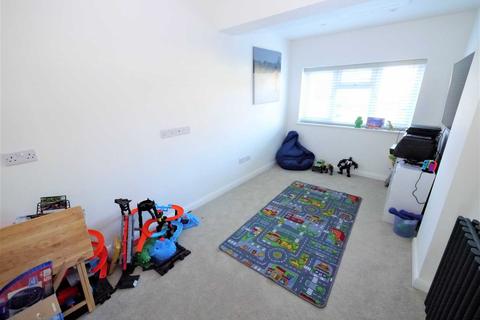49 Blake Avenue, Shotley Gate, Ipswich, IP9 1RL