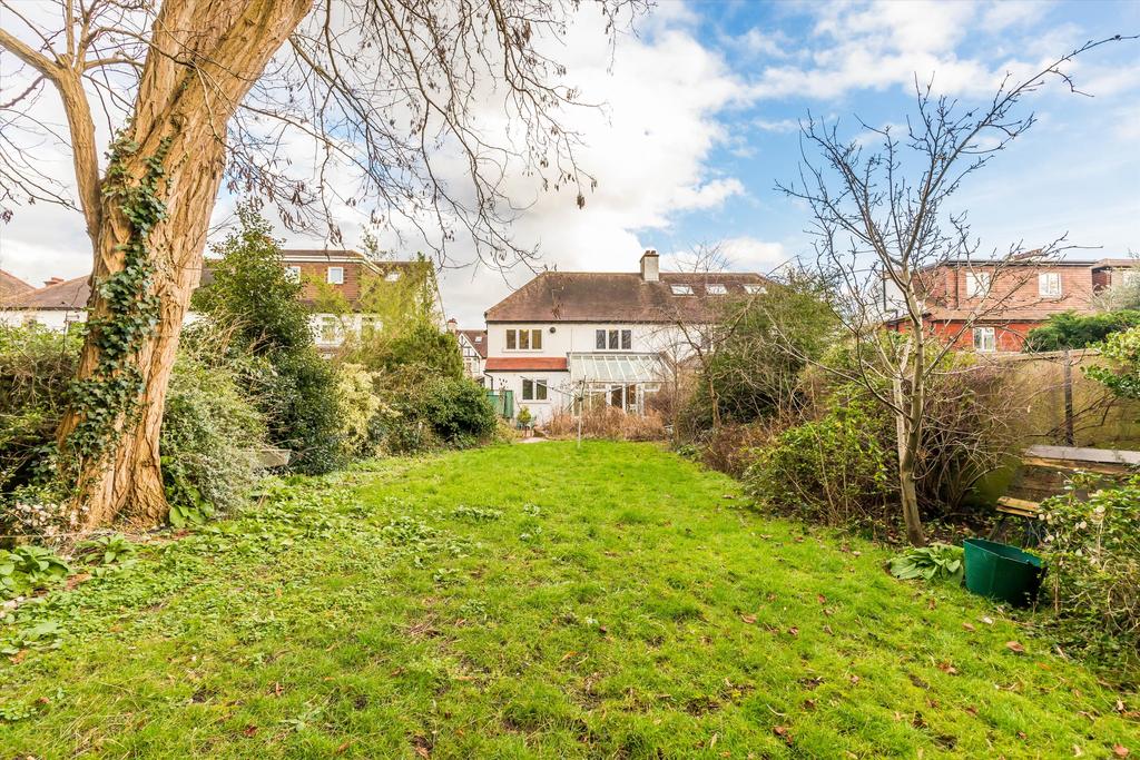 Orford Gardens, Twickenham, TW1 4 bed semidetached house £1,500,000