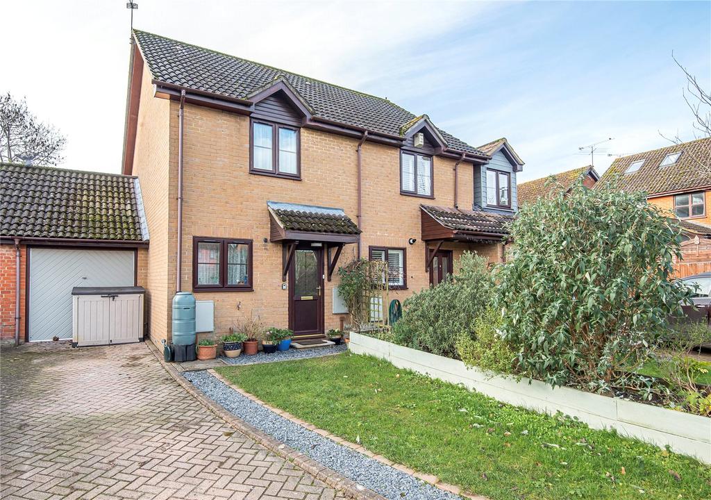 Broadlands Close, Bentley, Farnham, Surrey, GU10 2 bed semidetached