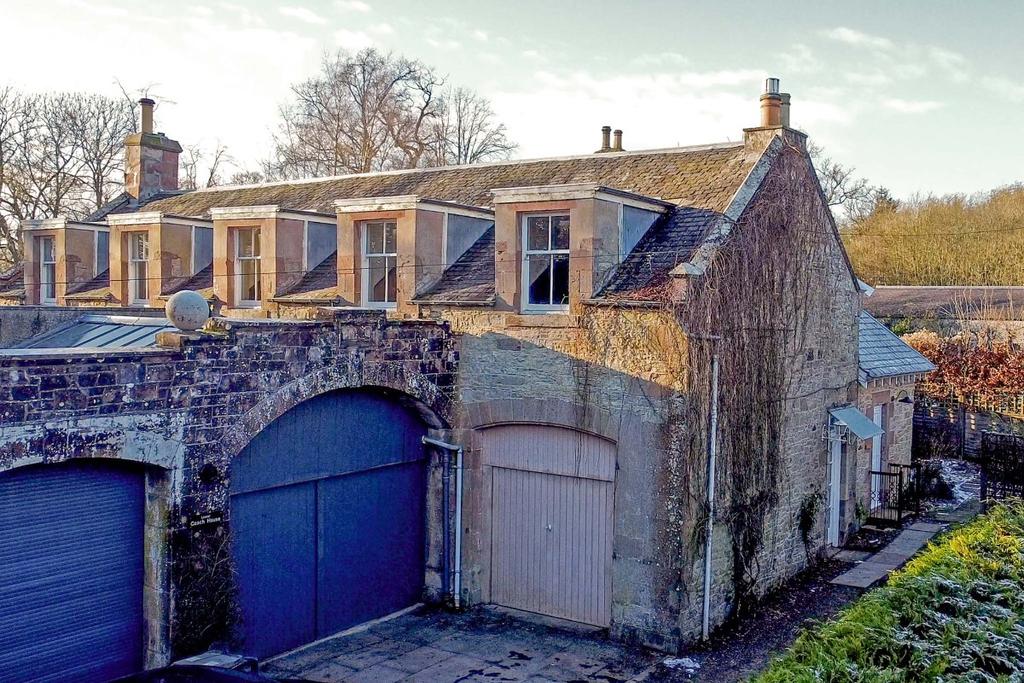 Upper Coach House, Craigmount Park, Minto TD9 8SB 3 bed flat for sale £140,000