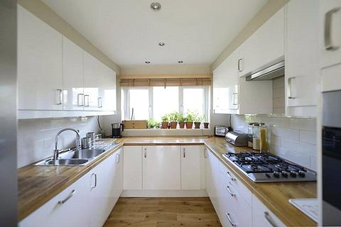 19 Arncliffe, Bracknell, RG12 7SA