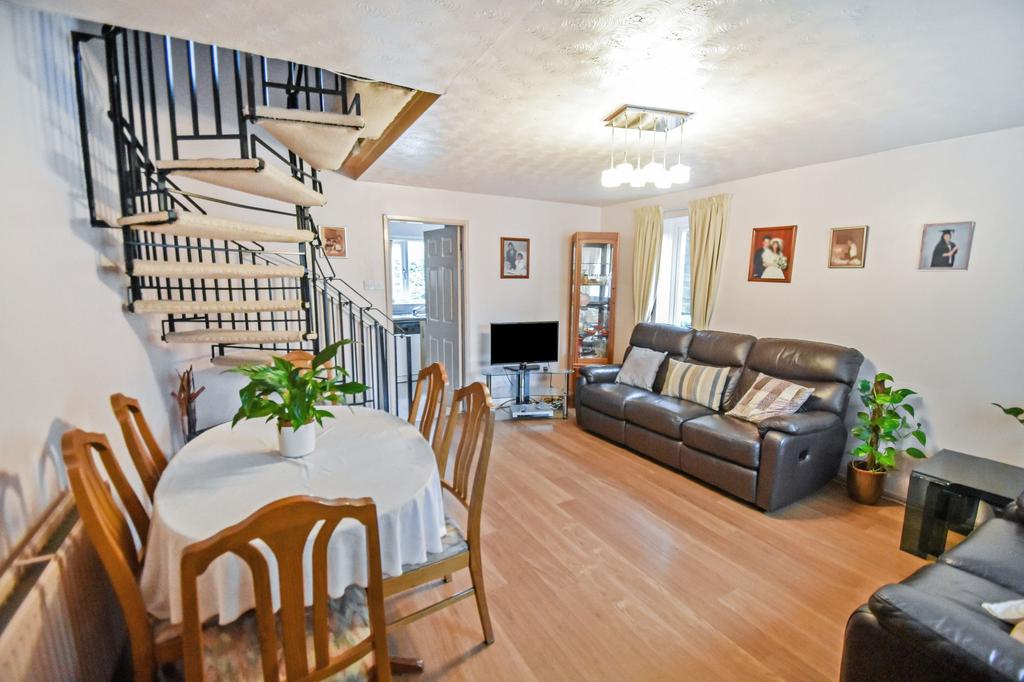 Ringstone Close, Prestwich, M25 2 bed semidetached house £212,000