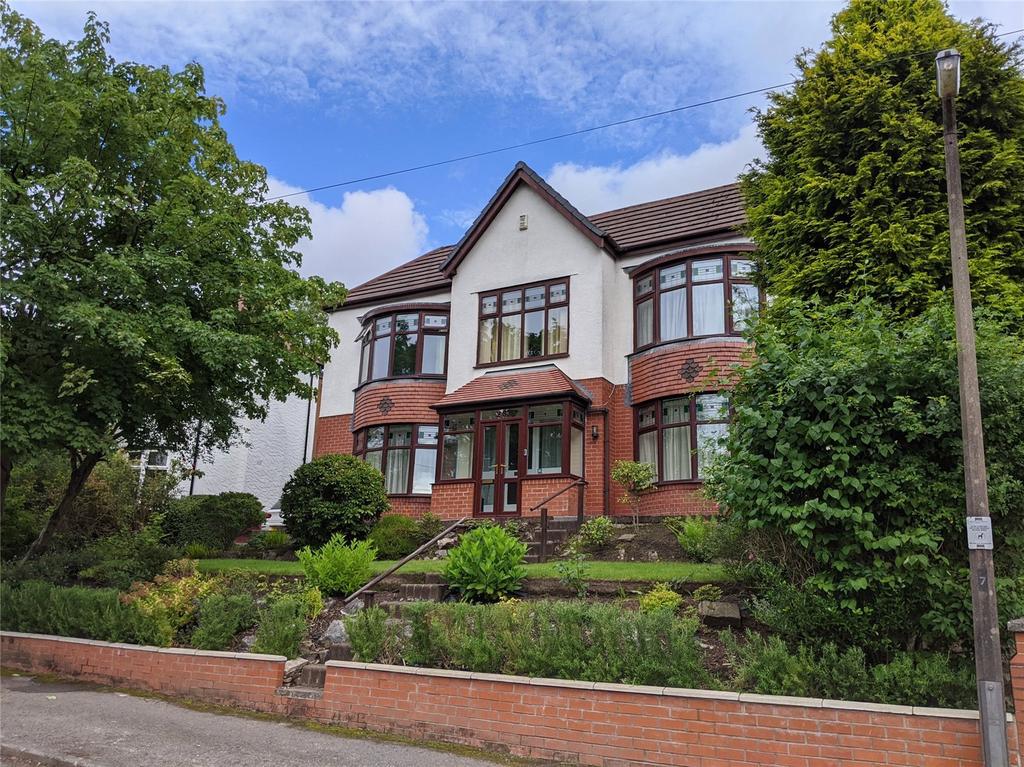 Woodhill Drive, Prestwich, M25 4 bed detached house £490,000