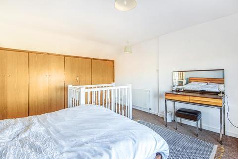 10 Lister Hill, Horsforth, Leeds, LS18 5AZ