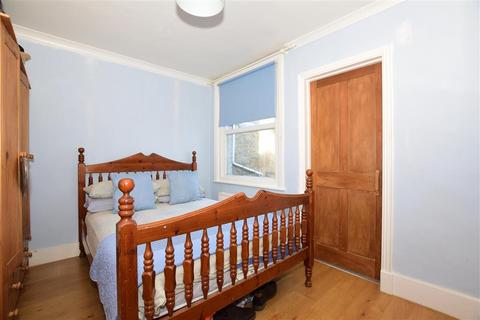 136 Mayfield Avenue, Dover, CT16 2PH