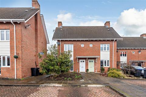 8 Pembroke Fields, Dinton, Salisbury, SP3 5EE