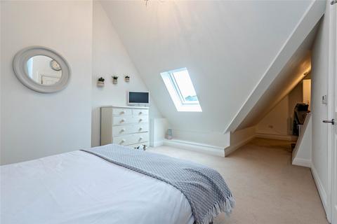 8 Pembroke Fields, Dinton, Salisbury, SP3 5EE