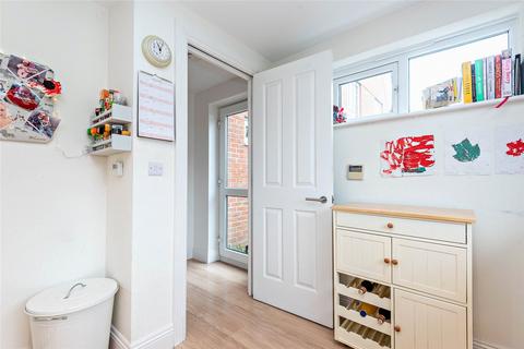 8 Pembroke Fields, Dinton, Salisbury, SP3 5EE